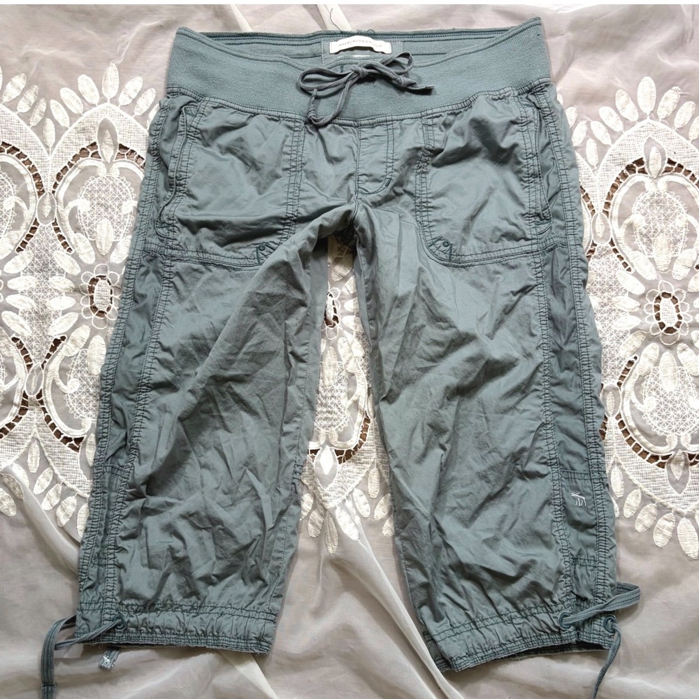 Y2K Low Rise Abercrombie Medium Gray Sage Cargo Capri Pants Drawstring Rare